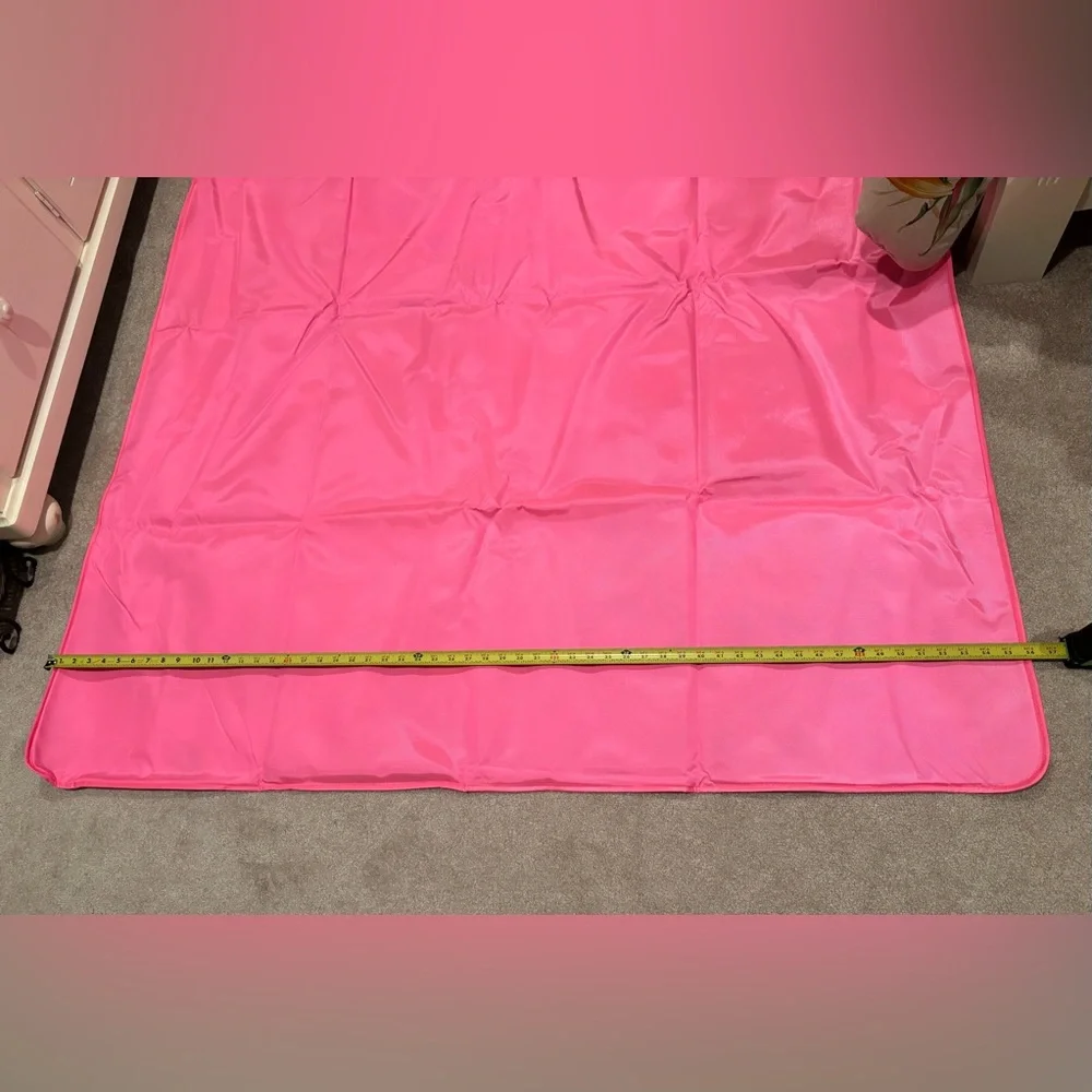 Lilly Pulitzer Pink and Blue Floral foldable picnic blanket tote - Picture 6 of 10